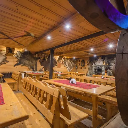住宿加早餐酒店 Trzy Korony 什恰夫尼察